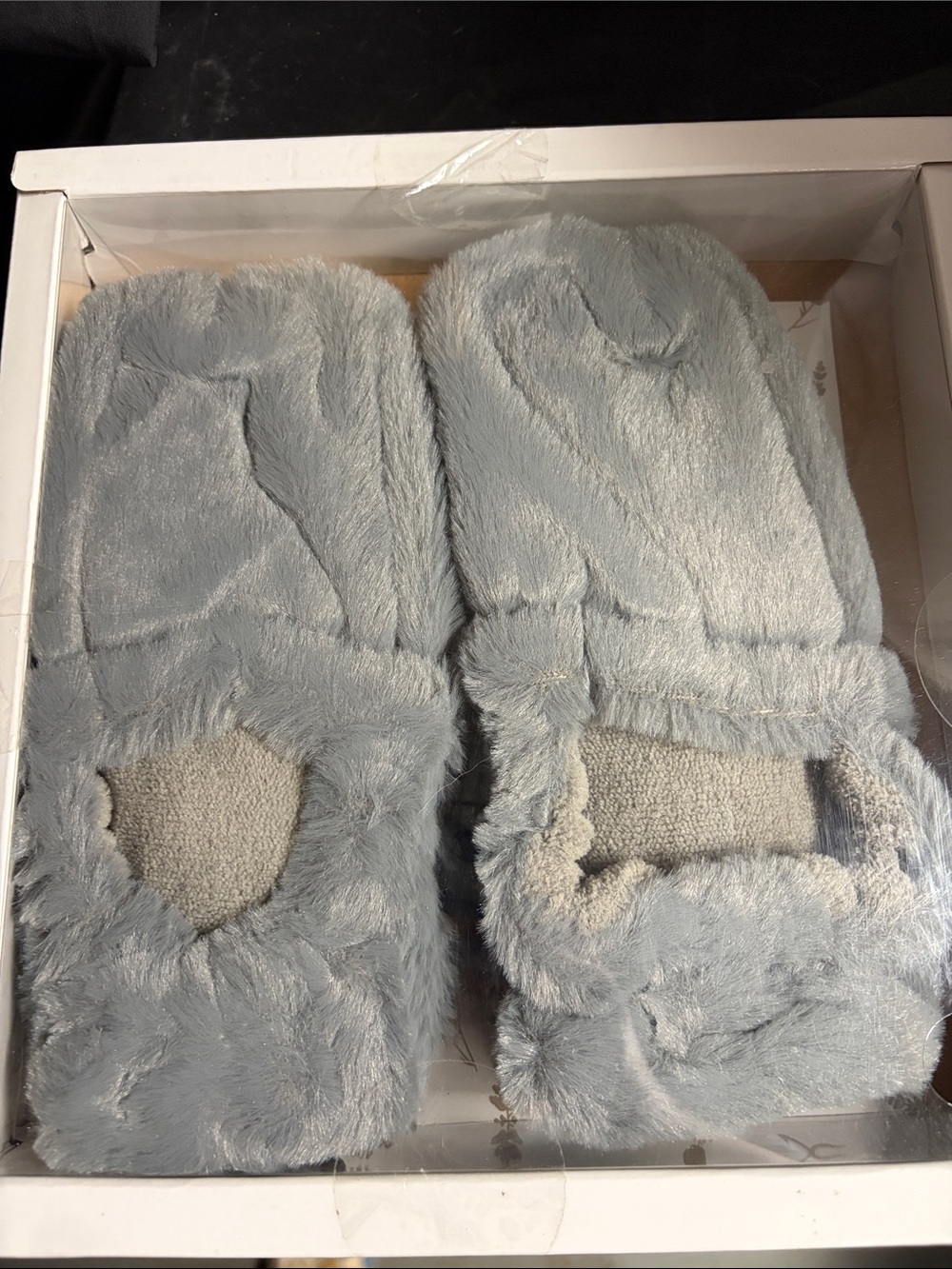 Plush Fuzzy Slide Slippers in Light Gray